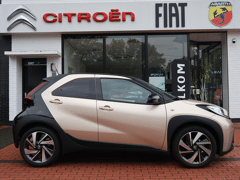 Toyota Aygo X 1.0 VVT-i 72PK Envy, Rijklaarprijs | Navigatie | Camera | 18 inch wielen | Mirror Screen | JBL Audio | Armsteun - Afbeelding 3