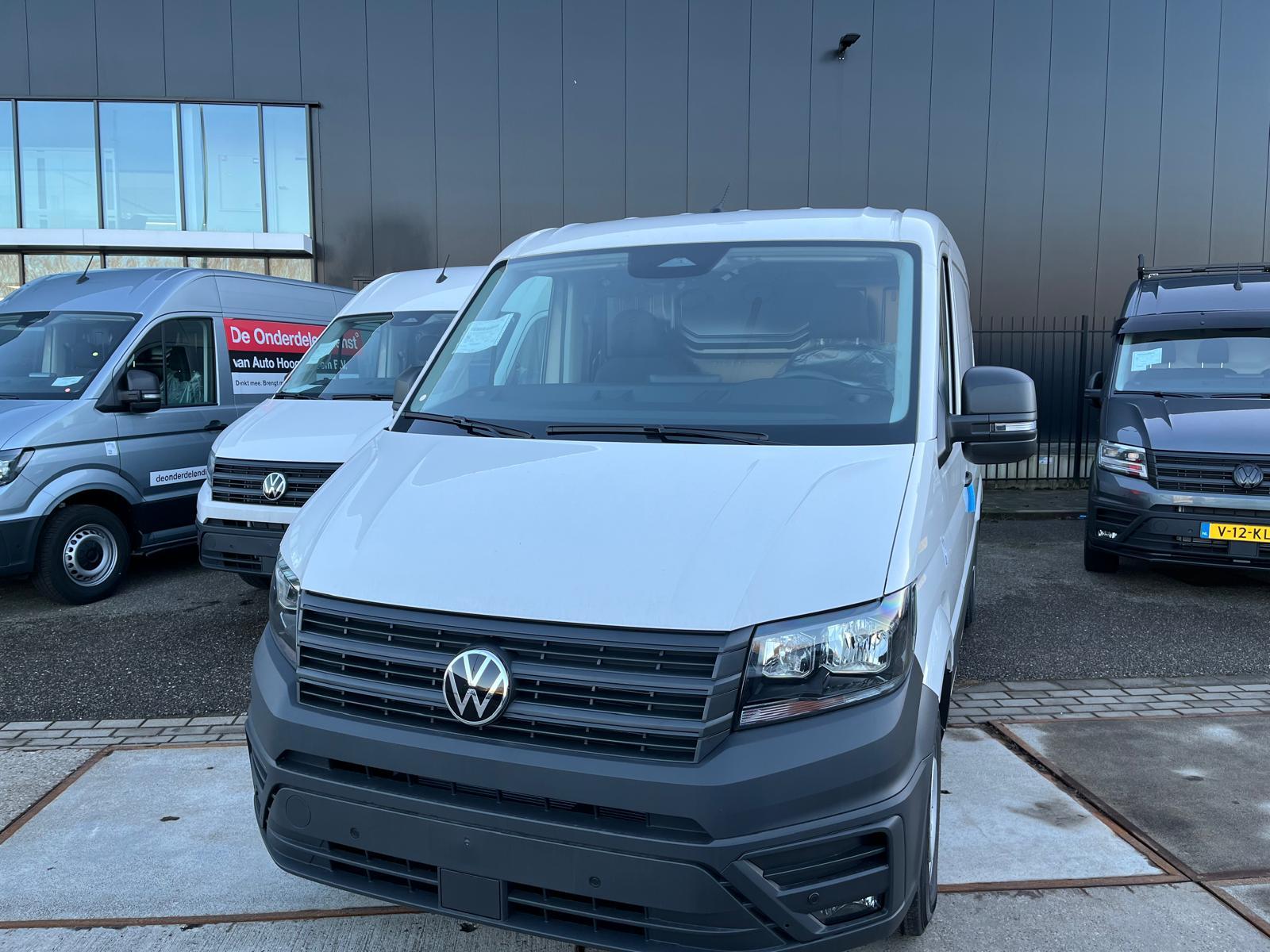 VW Bedrijfswagens Crafter Highline 35 2.0 TDI L3H2 140 pk 103 kW pk 6 versn - Afbeelding 2