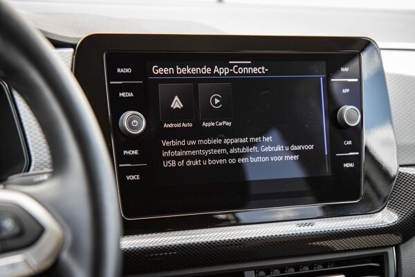 Apple Carplay/Android Auto Apple Carplay/Android Auto