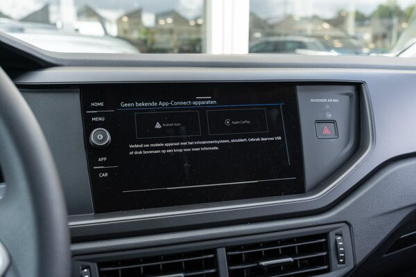 Apple Carplay/Android Auto Apple Carplay/Android Auto