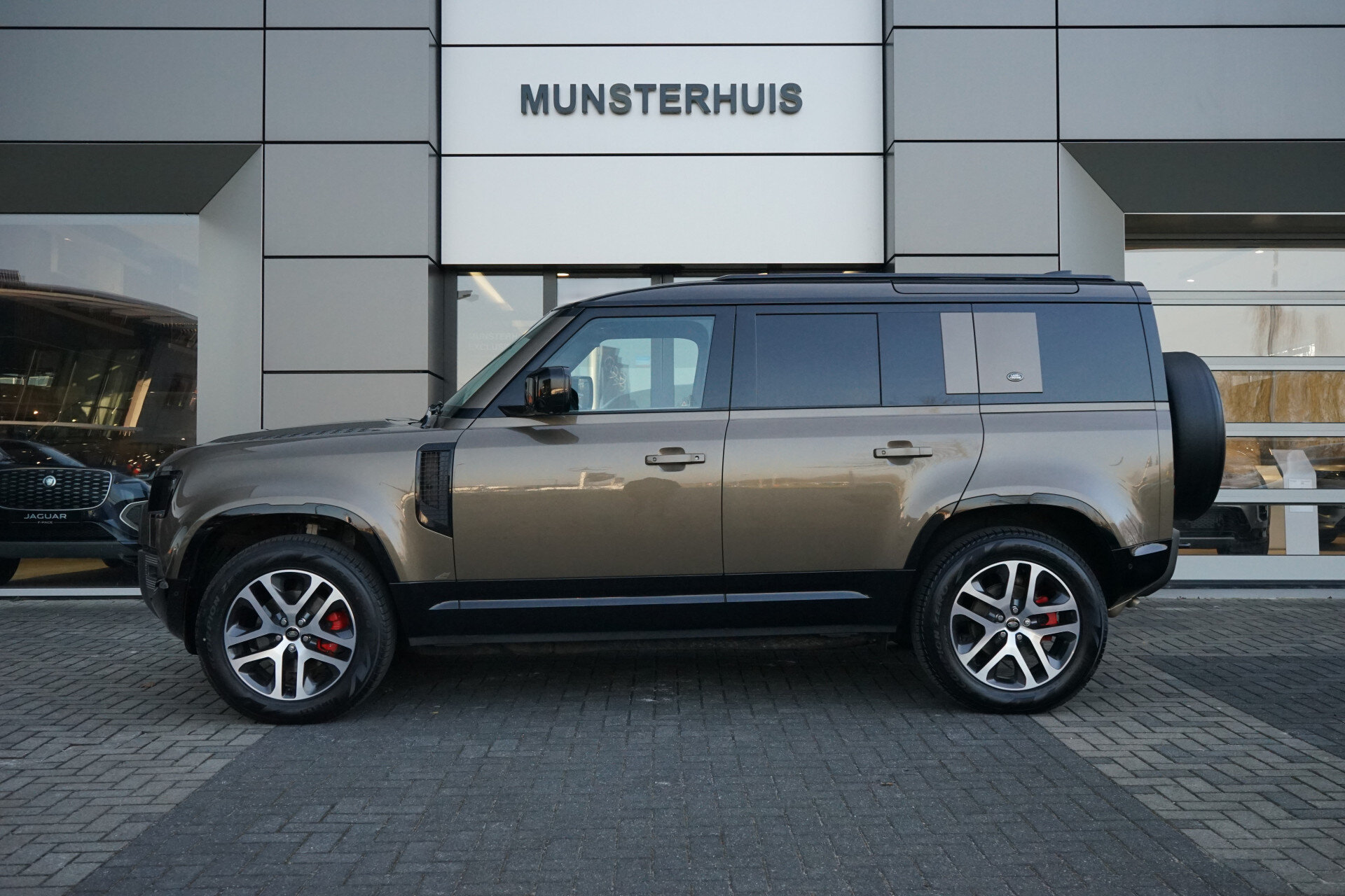 Land Rover Defender Hard Top 3.0 D200 110 MHEV X-Dynamic SE | Occasion Lease vanaf € 1.569,00 p/m - Afbeelding 5