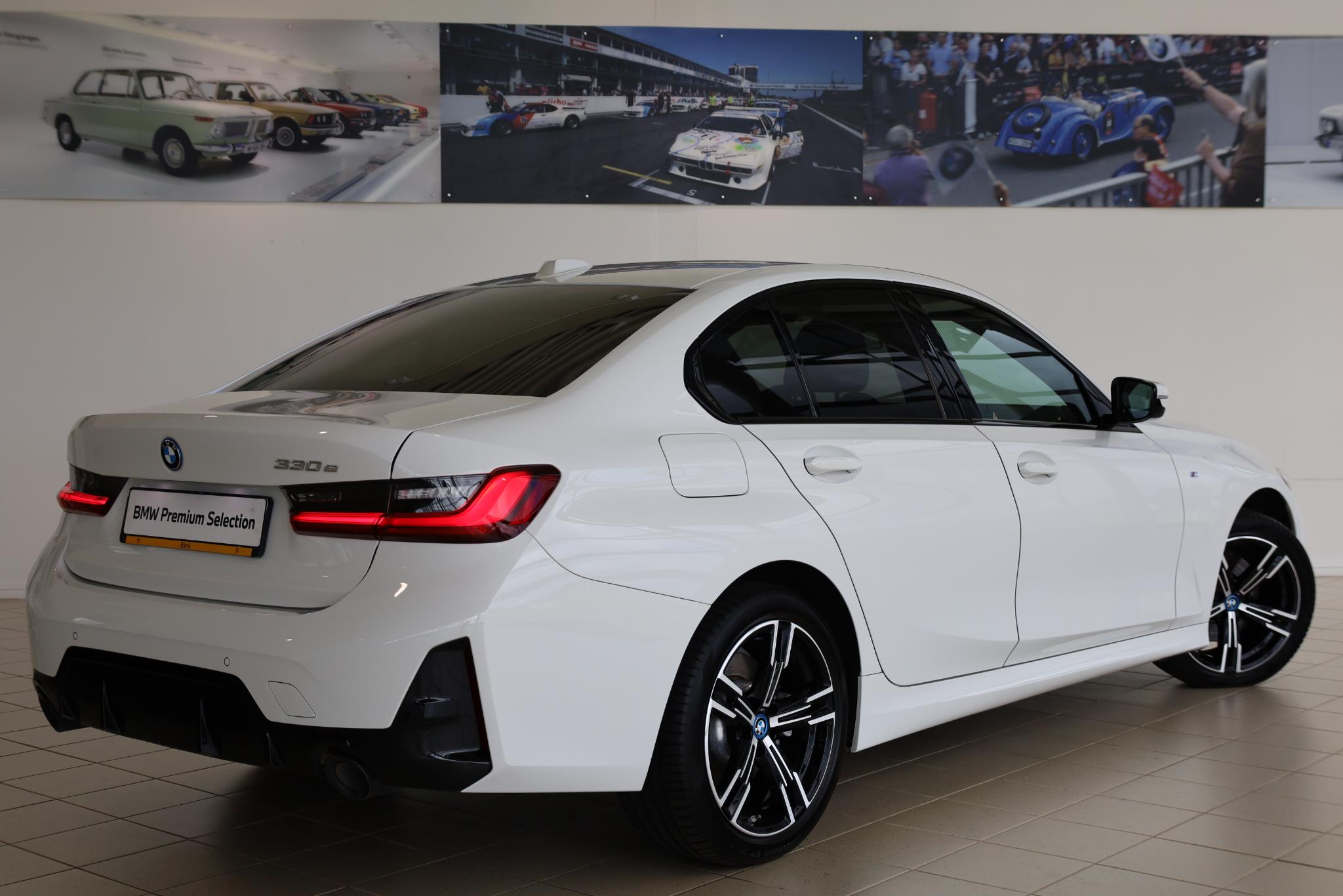BMW 3 Serie Sedan 330e - Afbeelding 2