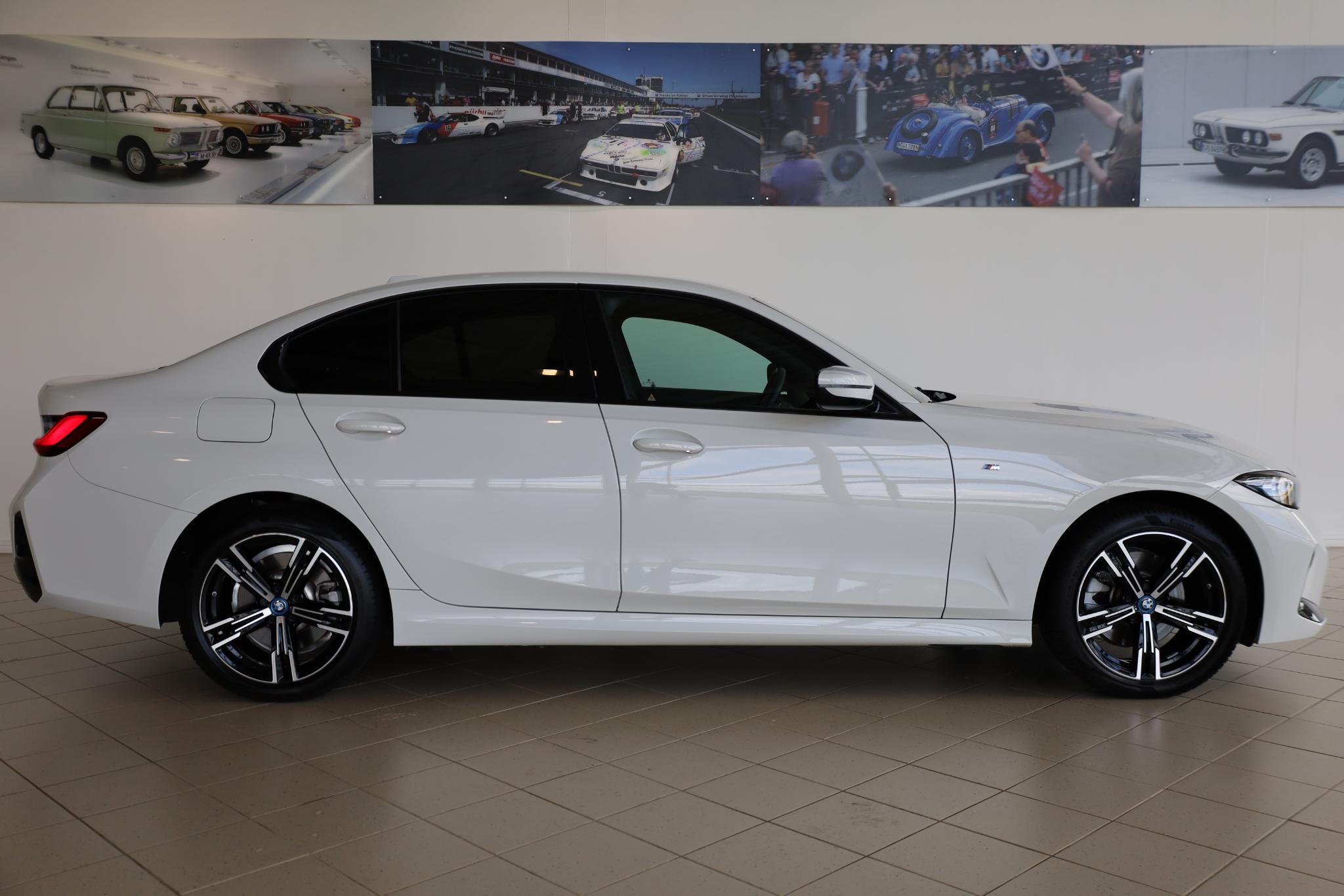 BMW 3 Serie Sedan 330e - Afbeelding 3