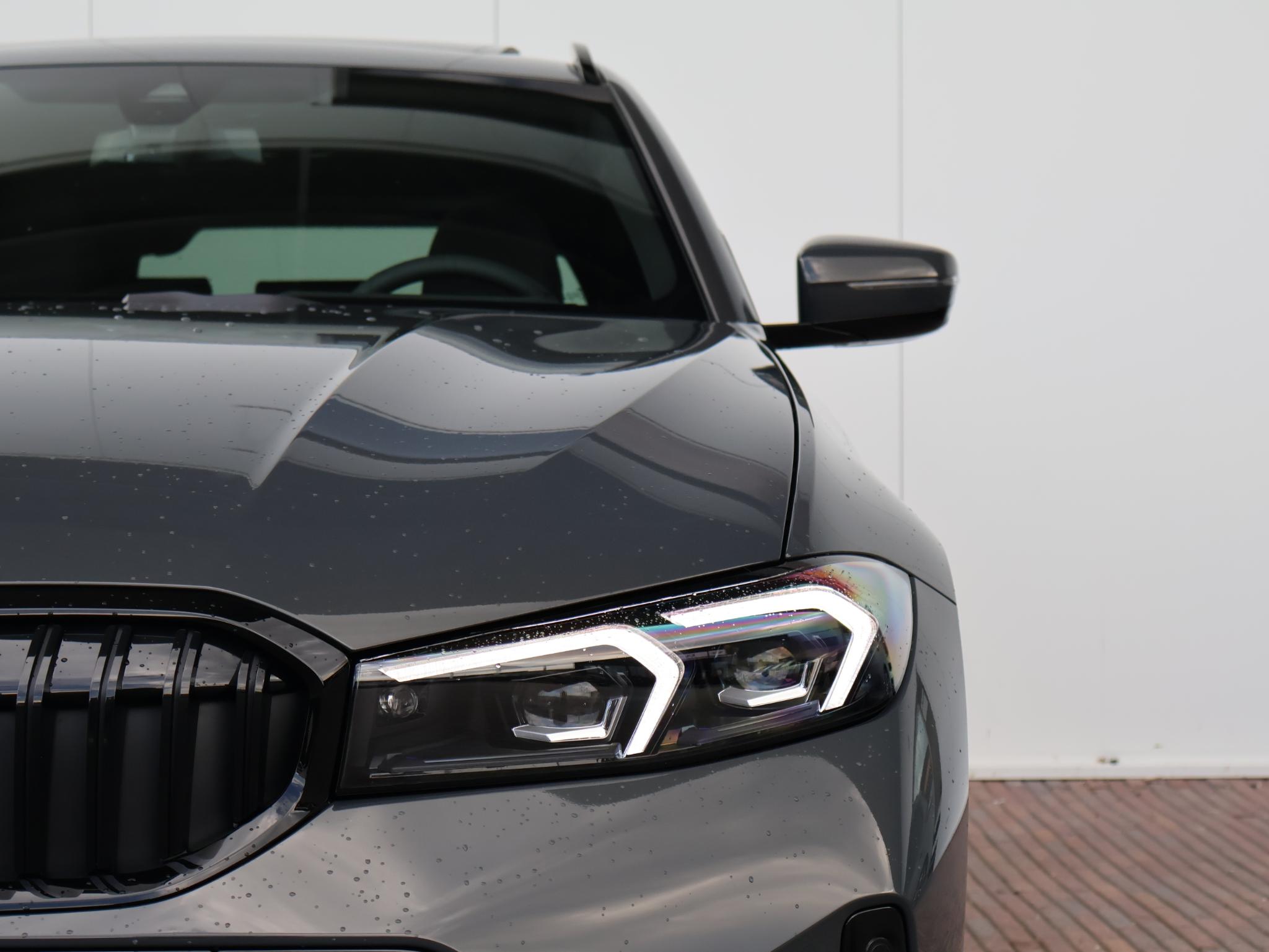 BMW 3 Serie Touring 330e - Afbeelding 3
