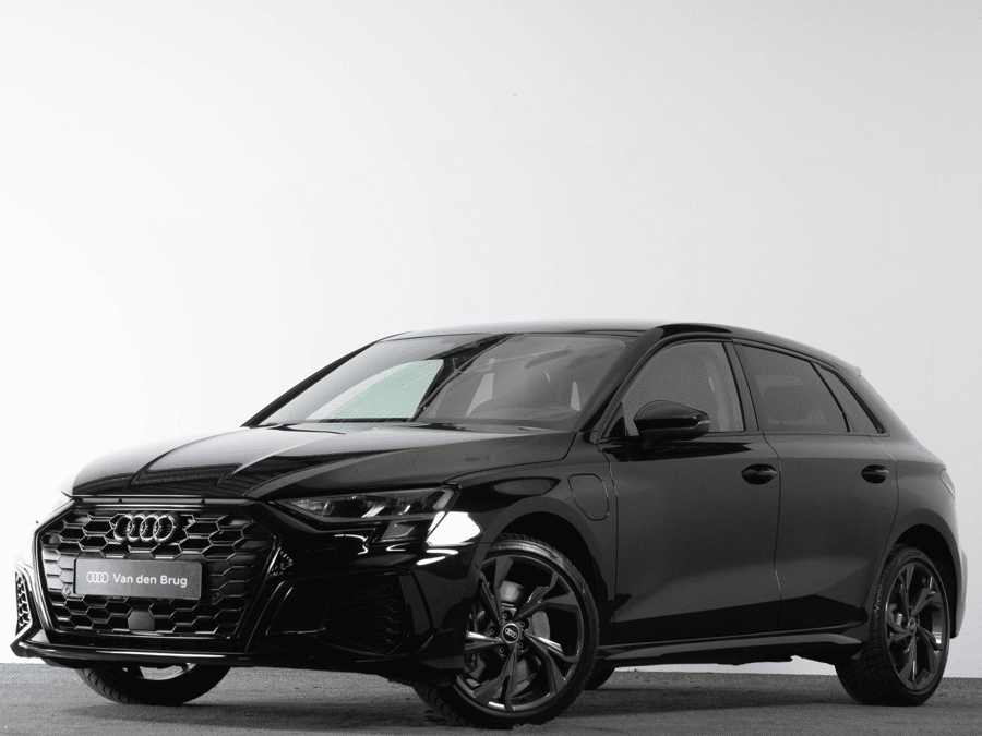 Audi A3 Sportback S-Line 45 TFSI e 245 pk Automaat - Afbeelding 1