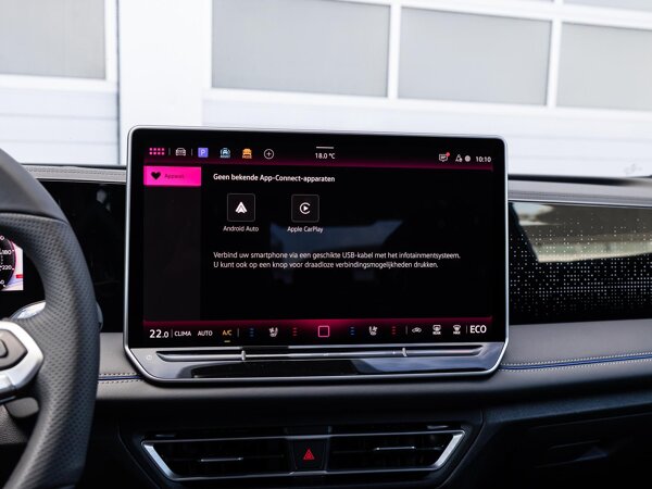 Apple Carplay/Android Auto Apple Carplay/Android Auto