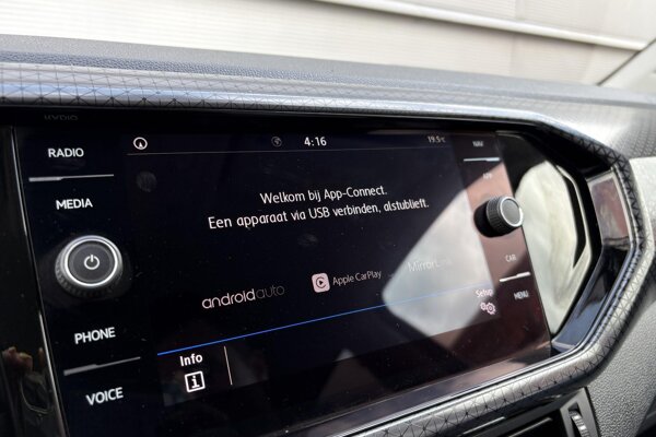 Apple Carplay/Android Auto