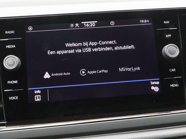 Apple Carplay/Android Auto