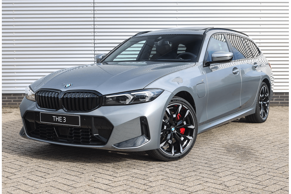 BMW 3 Serie 330e xDrive M Sport Automaat - Afbeelding 1