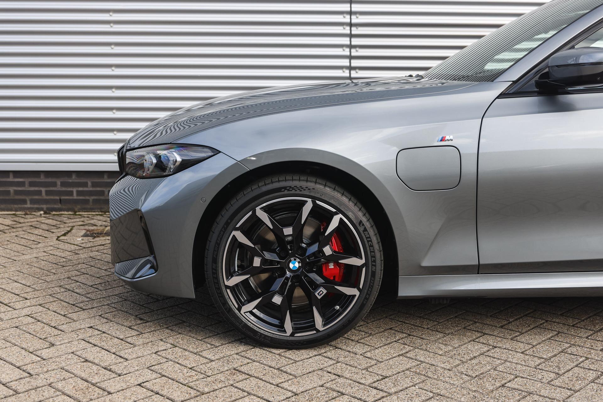 BMW 3 Serie 330e xDrive M Sport Automaat - Afbeelding 4