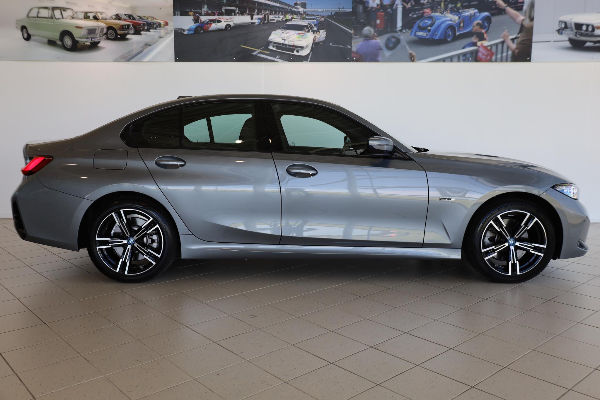 BMW 3 Serie Sedan 330e - Afbeelding 3