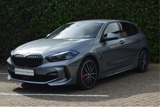 BMW 1 Serie 118i High Executive M Sport (incl. 3 jaar gratis onderhoud)