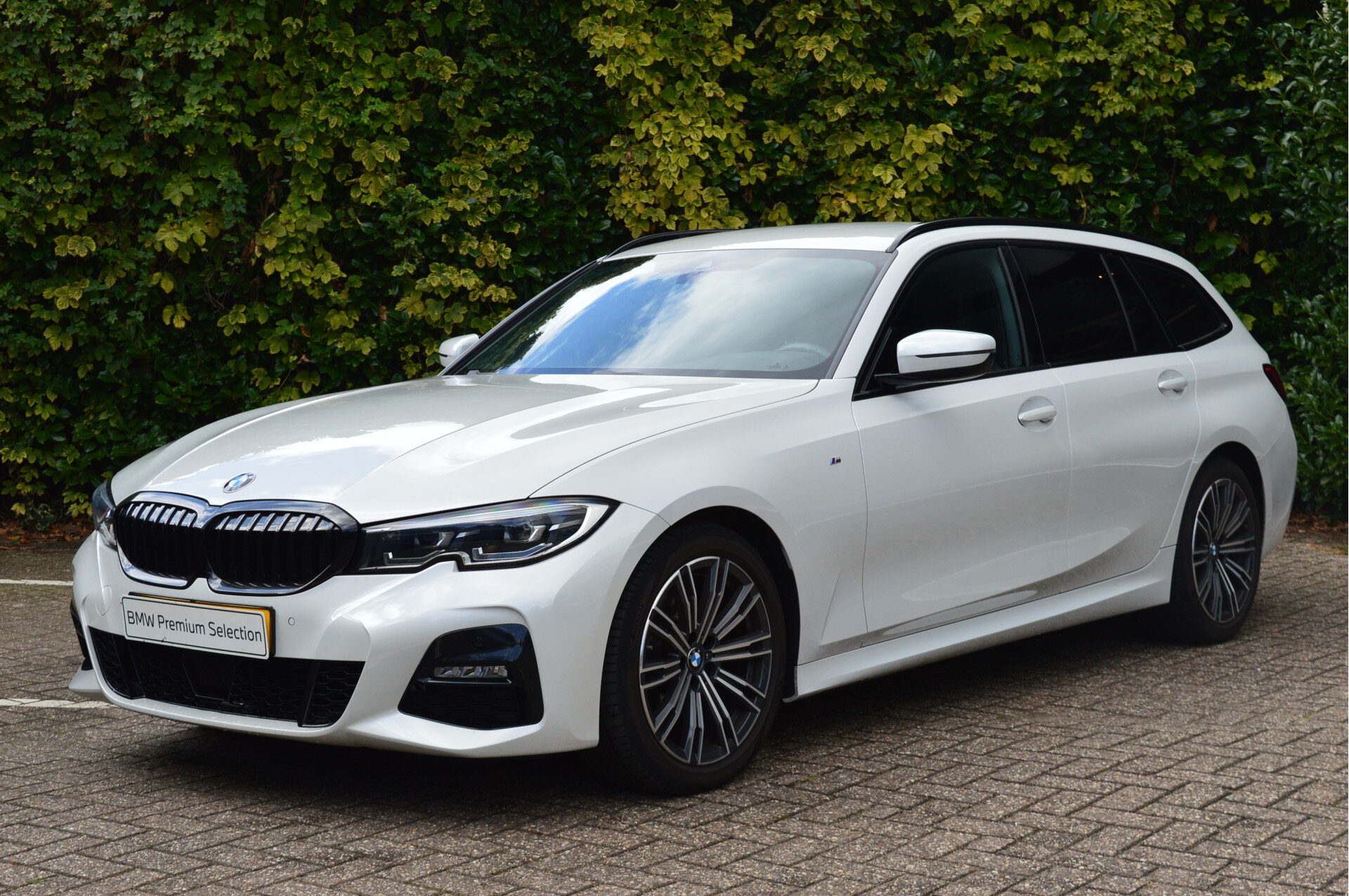 BMW 3 Serie Touring 320i High Executive M Sport Automaat