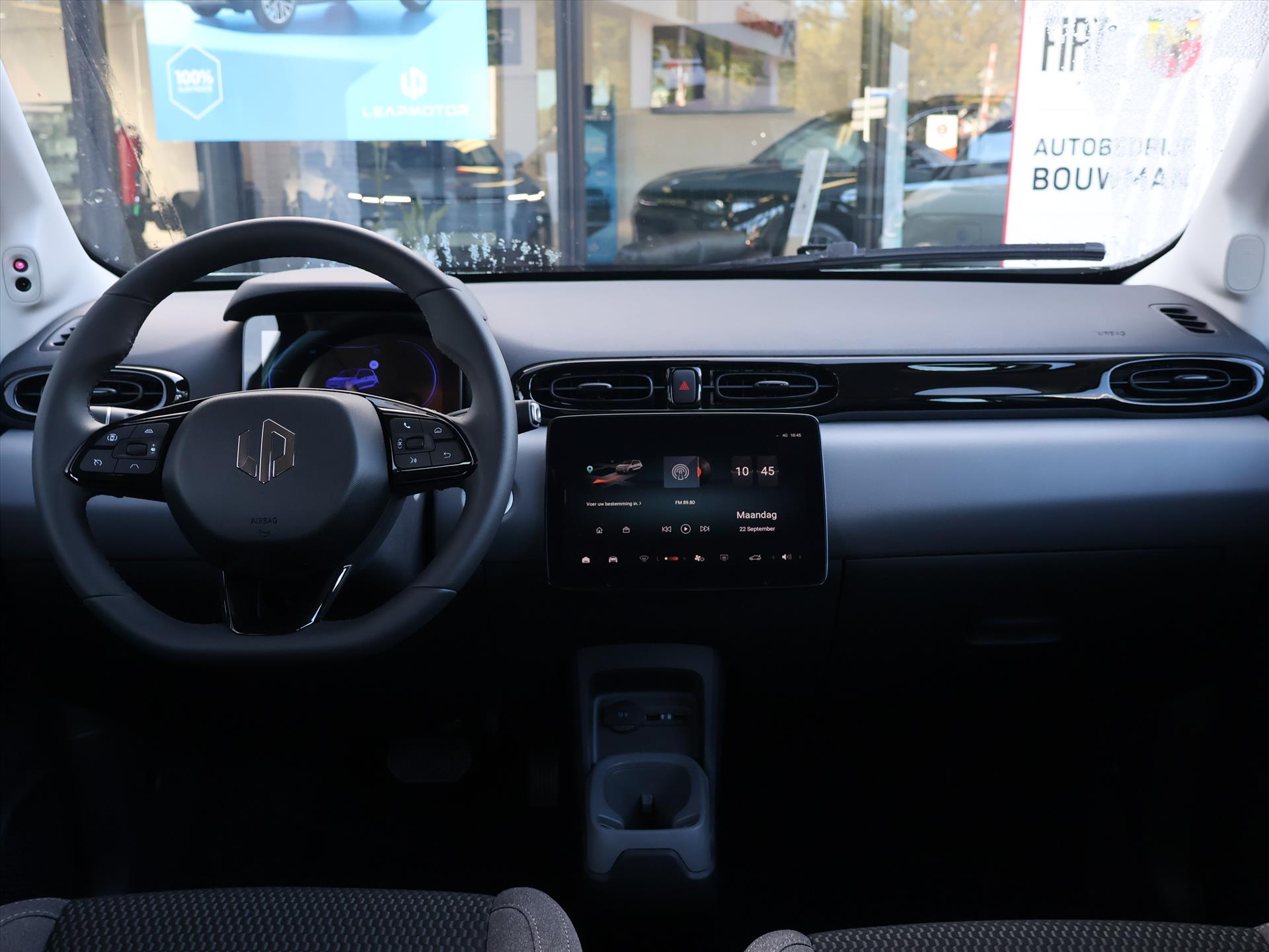 Leapmotor T03 EV 37,3 kWh 95PK Design NIEUW, Rijklaarprijs | Camera | Navigatie | Panoramadak | Lichtmetalen wielen - Afbeelding 5