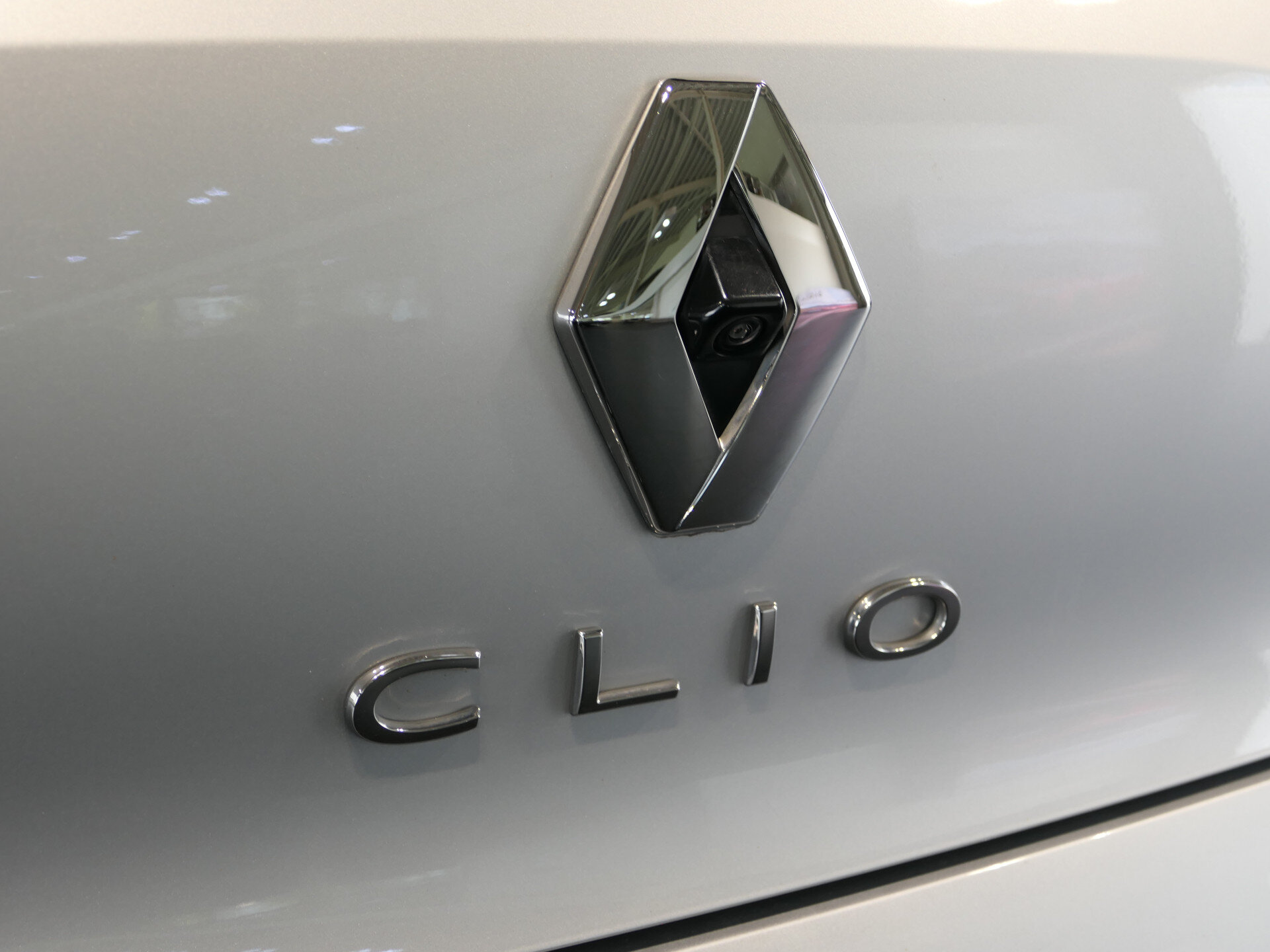 Renault Clio 1.0 TCe 90 Techno *DEALER ONDERHOUDEN* *17" LMV + Groot scherm!* - Afbeelding 5