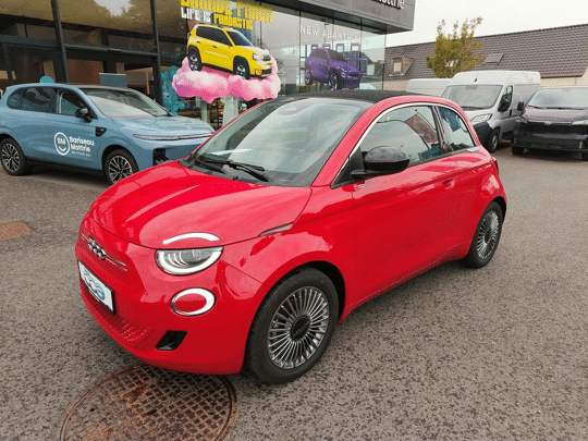Fiat 500e CABRIO MY25 *RED *42 KWH * CARPLAY & ANDROID * COMFORT + STYLE PACK *