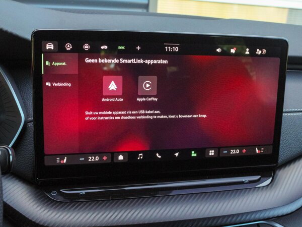 Apple Carplay/Android Auto Apple Carplay/Android Auto