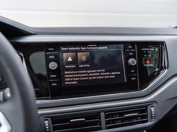 Apple Carplay/Android Auto Apple Carplay/Android Auto