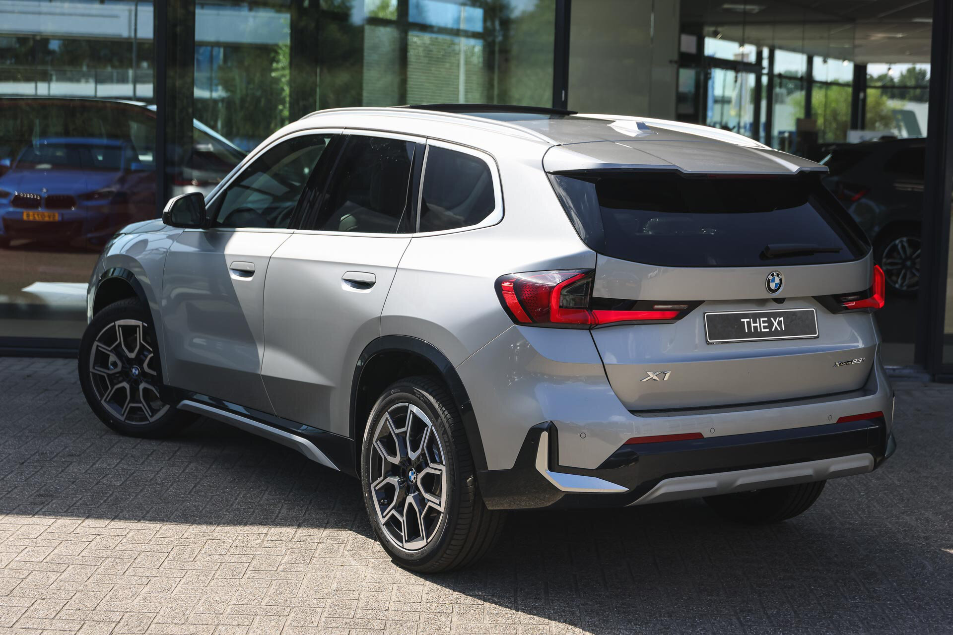 BMW X1 xDrive23i High Executive Automaat - Afbeelding 2
