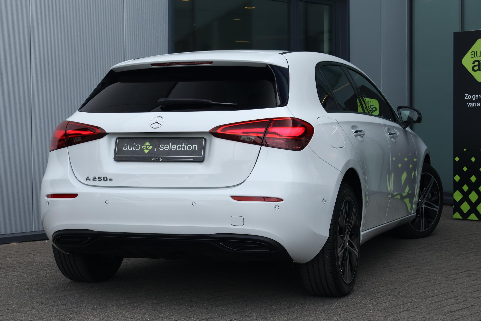 Mercedes-Benz A-Klasse 250 e Luxury Line - Bild 2