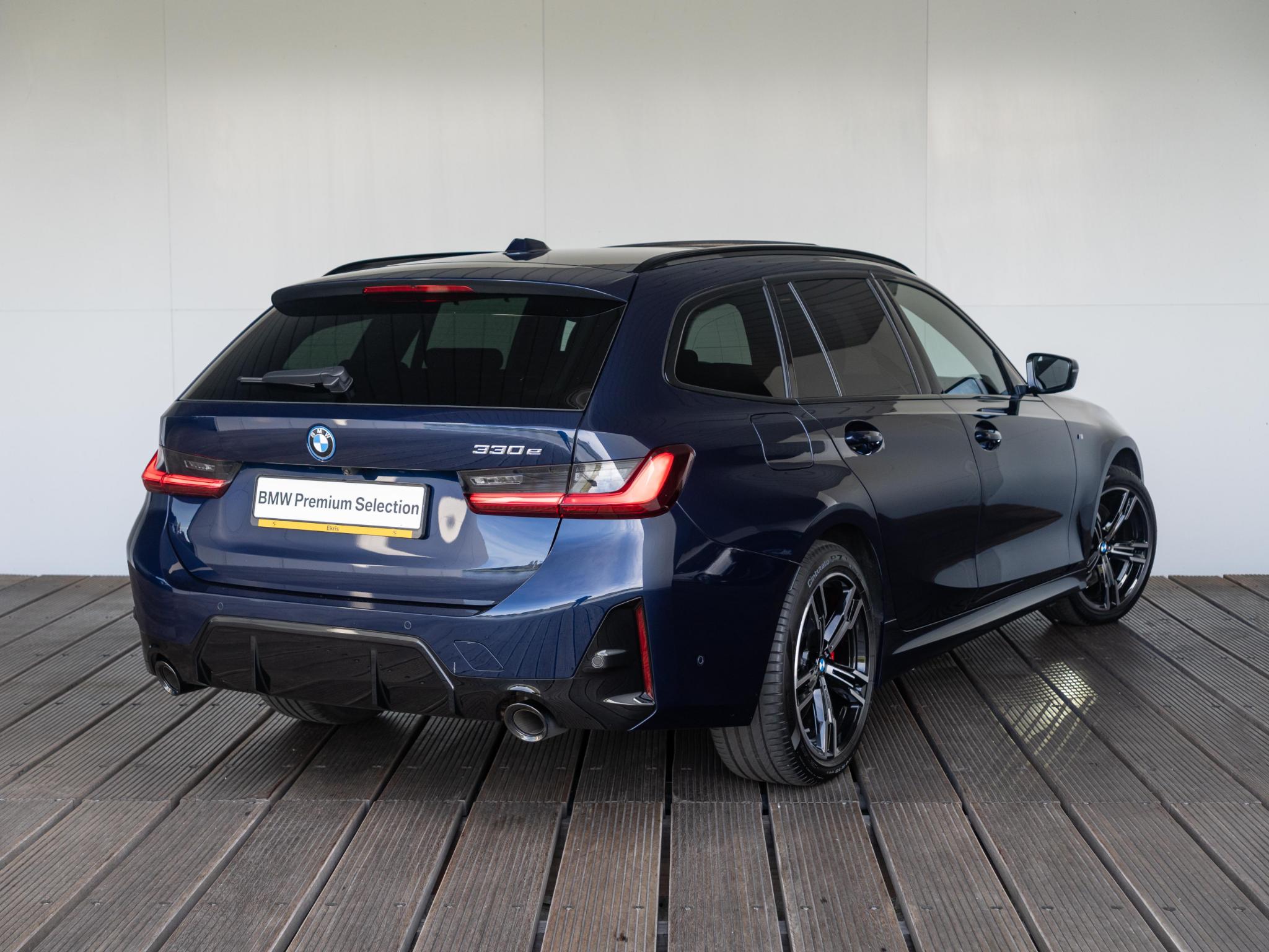 BMW 3 Serie Touring 330e - Afbeelding 2
