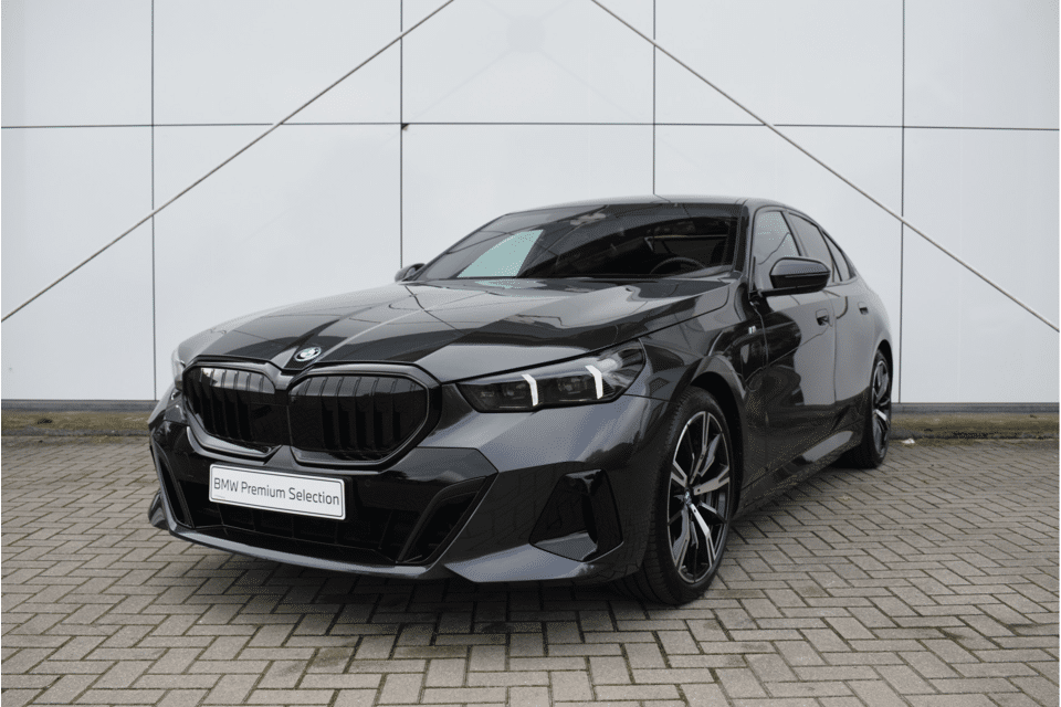 BMW 5 Serie 550e xDrive M Sport Automaat - Afbeelding 1
