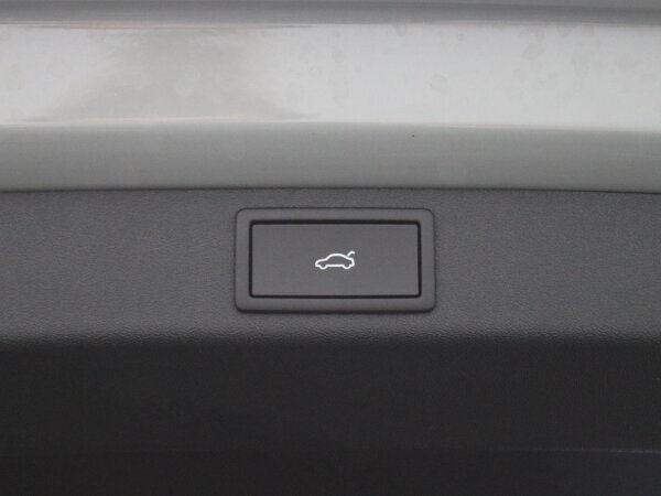 elektrisch bedienbare achterklep met sensorsturing