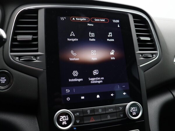 Apple Carplay/Android Auto Apple Carplay/Android Auto