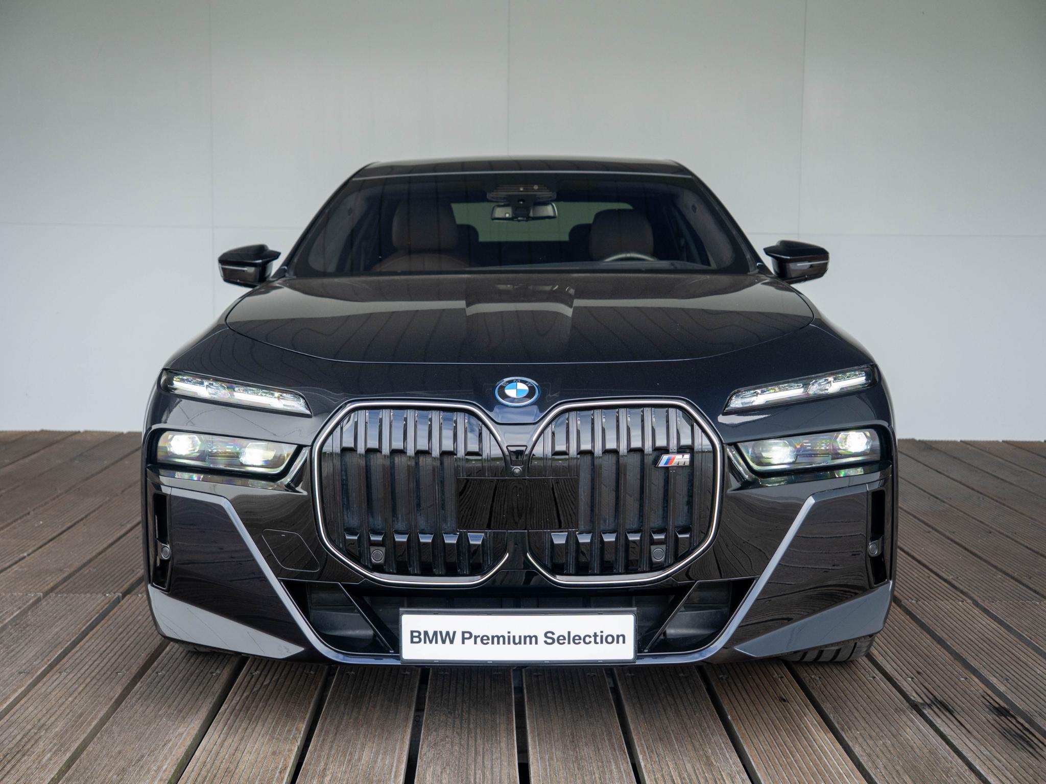 BMW 7 Serie Sedan M760e - Afbeelding 2