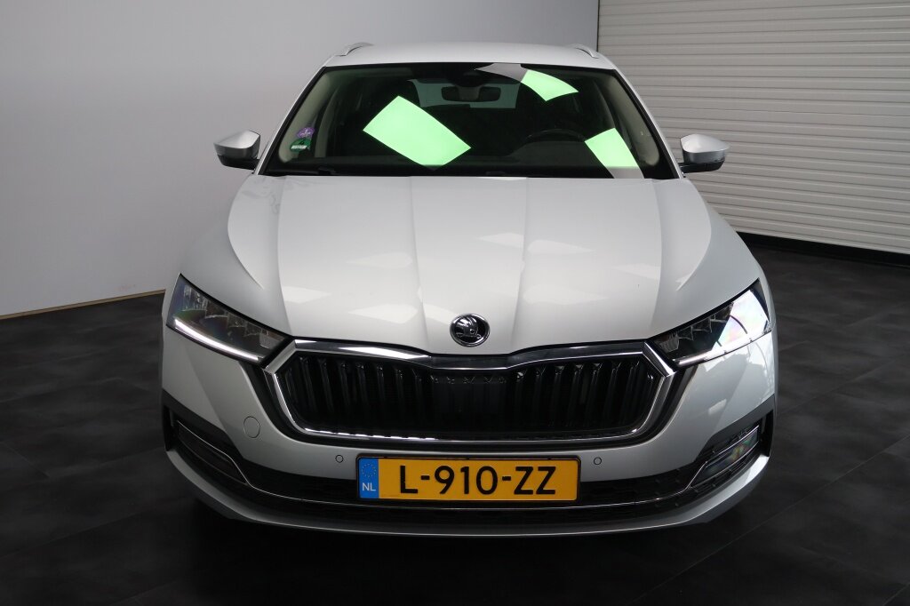 Škoda Octavia Combi 1.4 TSI iV Business | Automaat | Trekhaak | Camera - Afbeelding 2