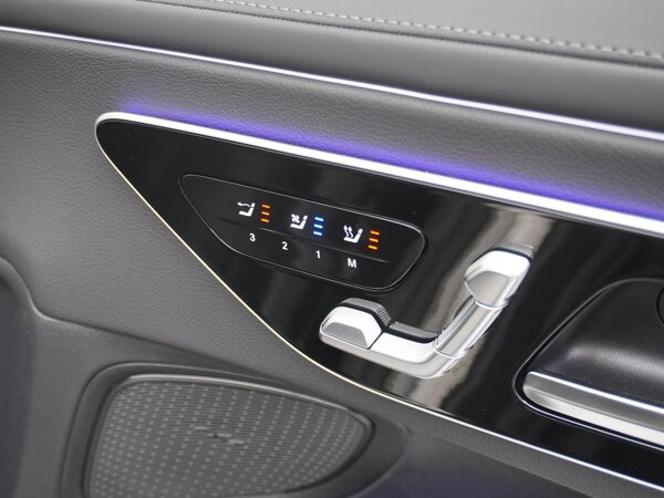 Verwarmde en geklimatiseerde stoelen vooraan