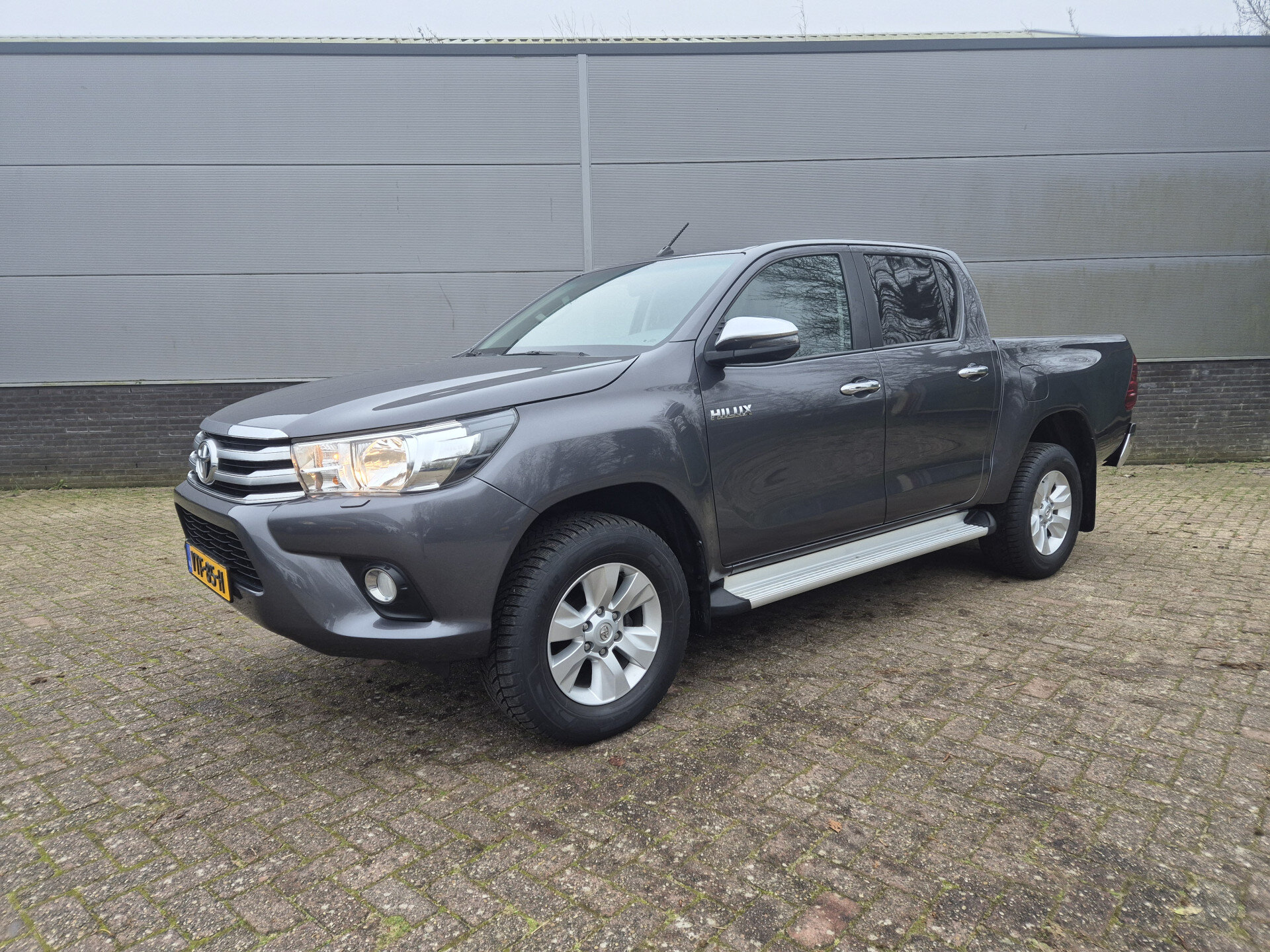 Toyota Hilux 2.4 D-4D Double Cab Professional