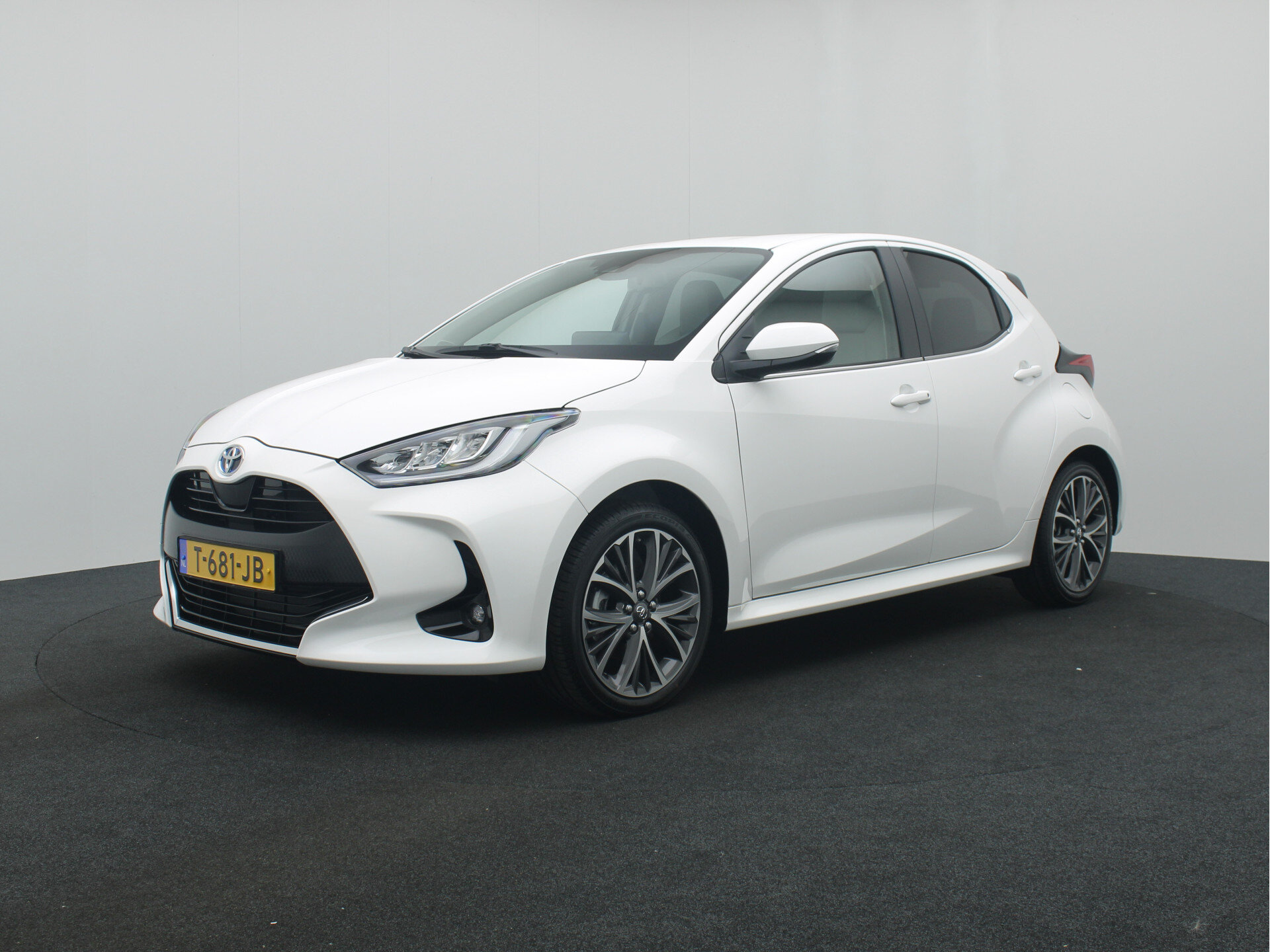 Toyota Yaris 1.5 Hybrid Executive Limited | Nieuw direct leverbaar