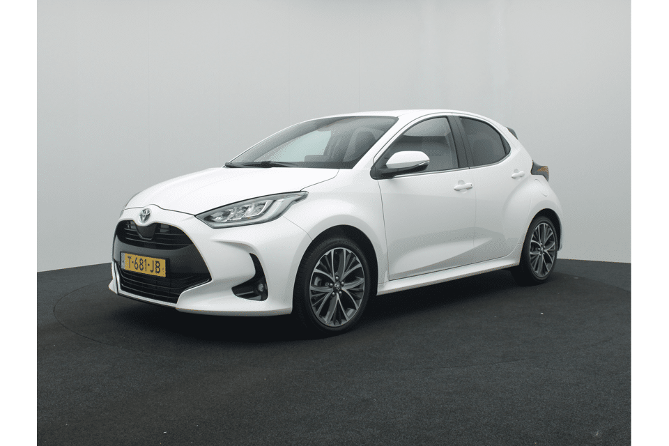 Toyota Yaris 1.5 Hybrid Executive Limited | Nieuw direct leverbaar - Afbeelding 1