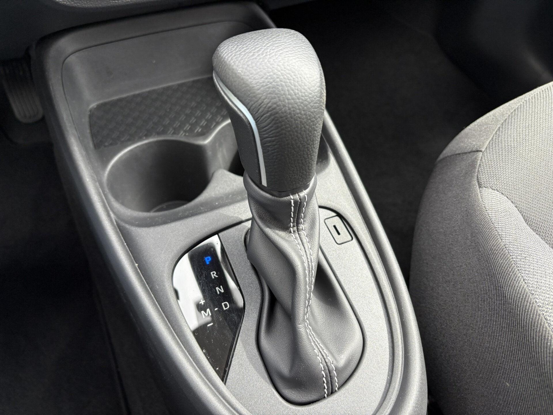 Toyota Aygo X 1.0 VVT-i S-CVT Play Automaat - Afbeelding 4