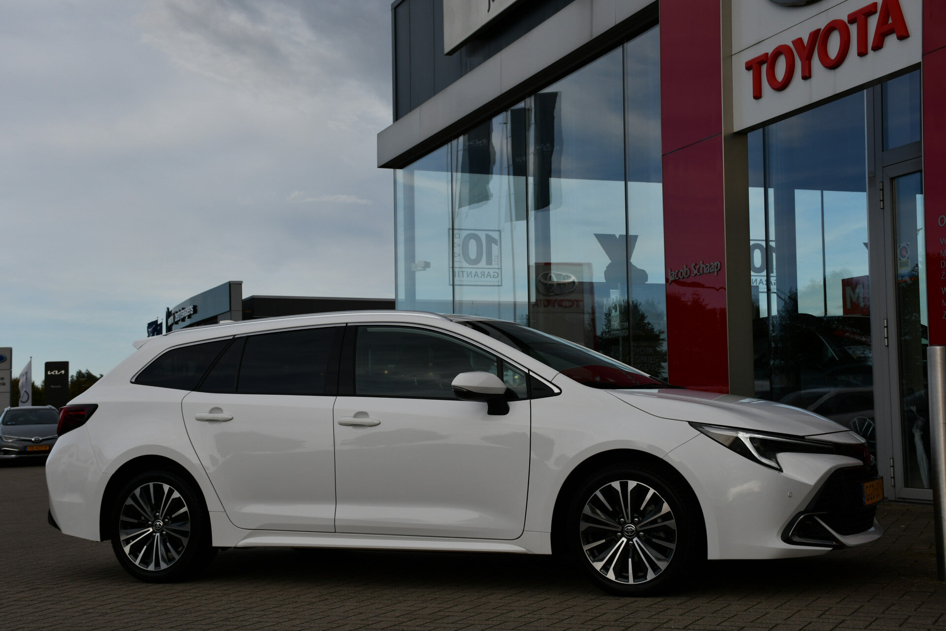 Toyota Corolla Touring Sports Hybrid 140 Dynamic + Automaat 140Pk - Afbeelding 3