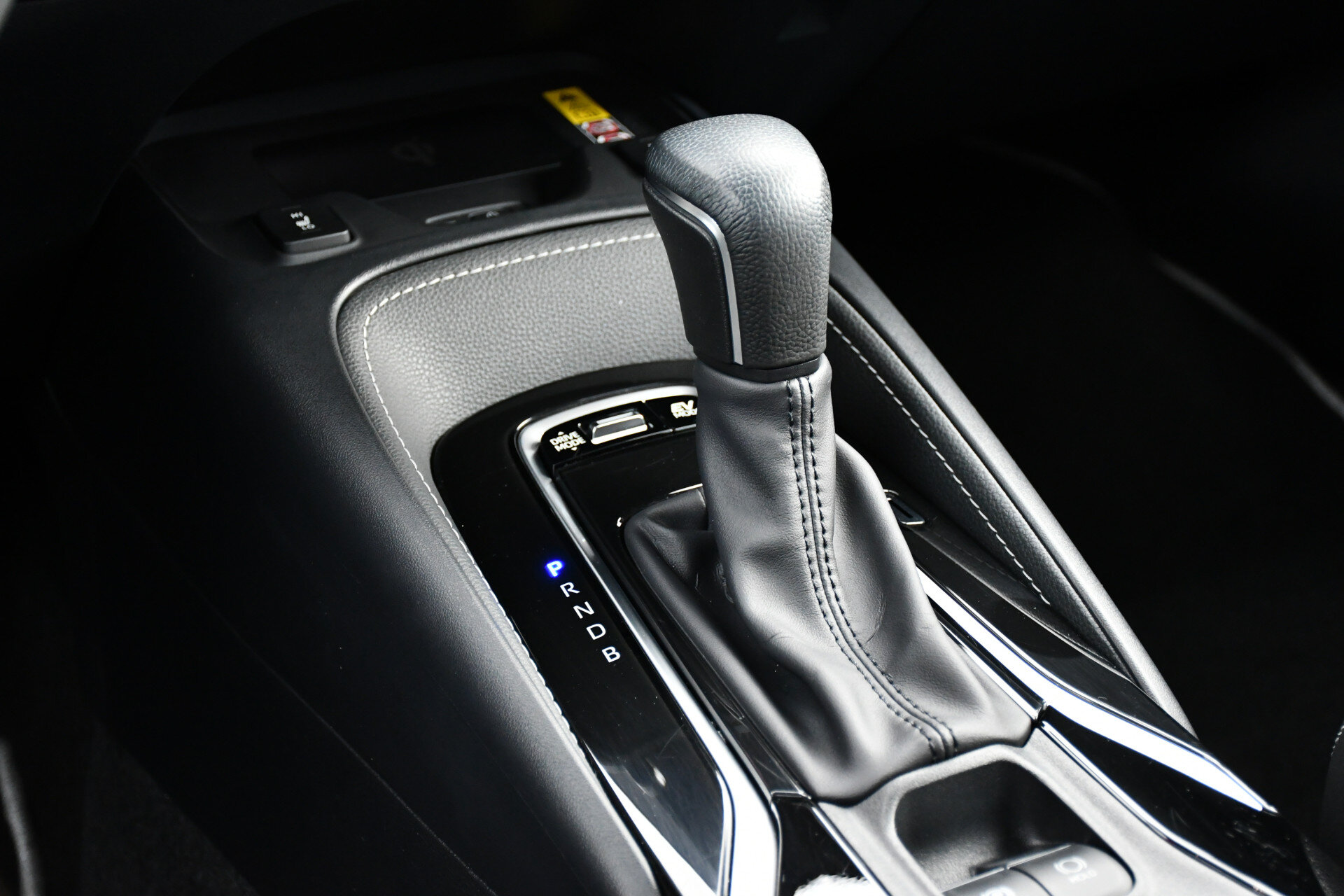 Toyota Corolla Touring Sports Hybrid 140 Dynamic + Automaat 140Pk - Afbeelding 4