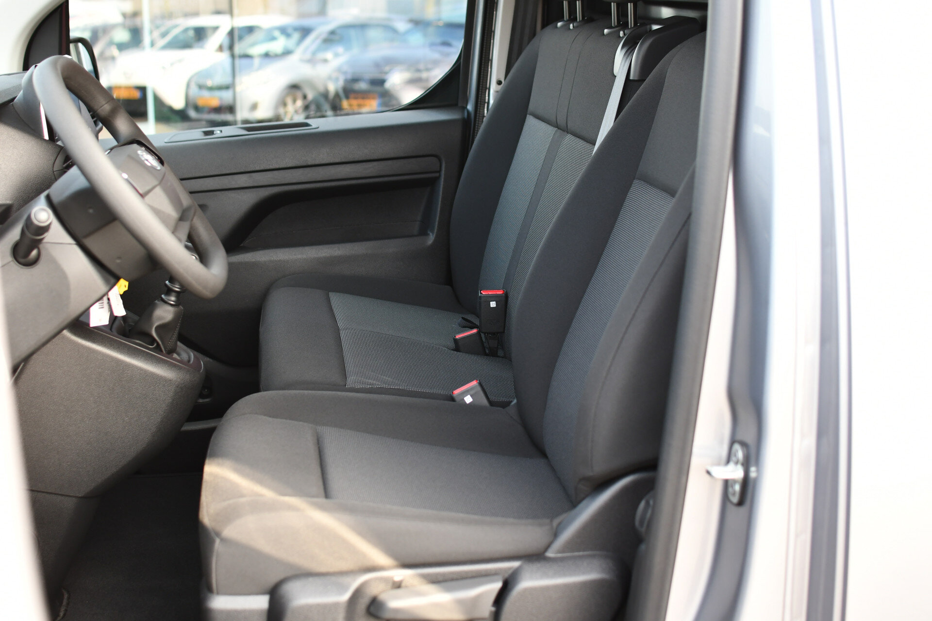 Toyota ProAce Worker 1.5 D-4D Challenger 120pk - Afbeelding 2