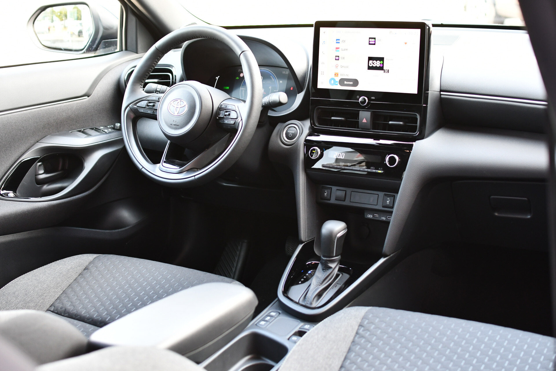 Toyota Yaris Cross 1.5 Hybrid 115 First Edition Automaat 116Pk - Afbeelding 4