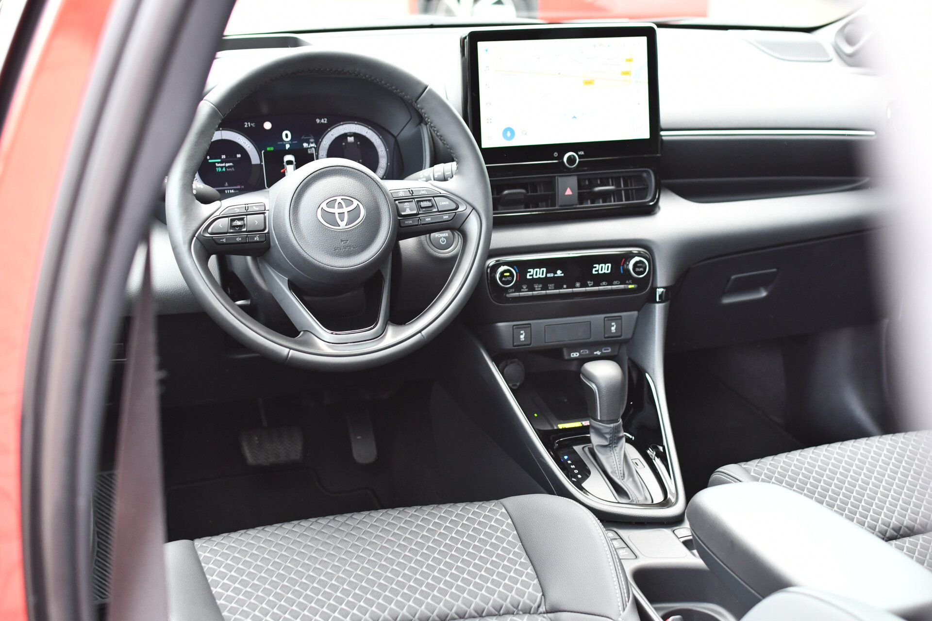 Toyota Yaris 1.5 Hybrid 130 Executive Automaat 130pk - Afbeelding 2