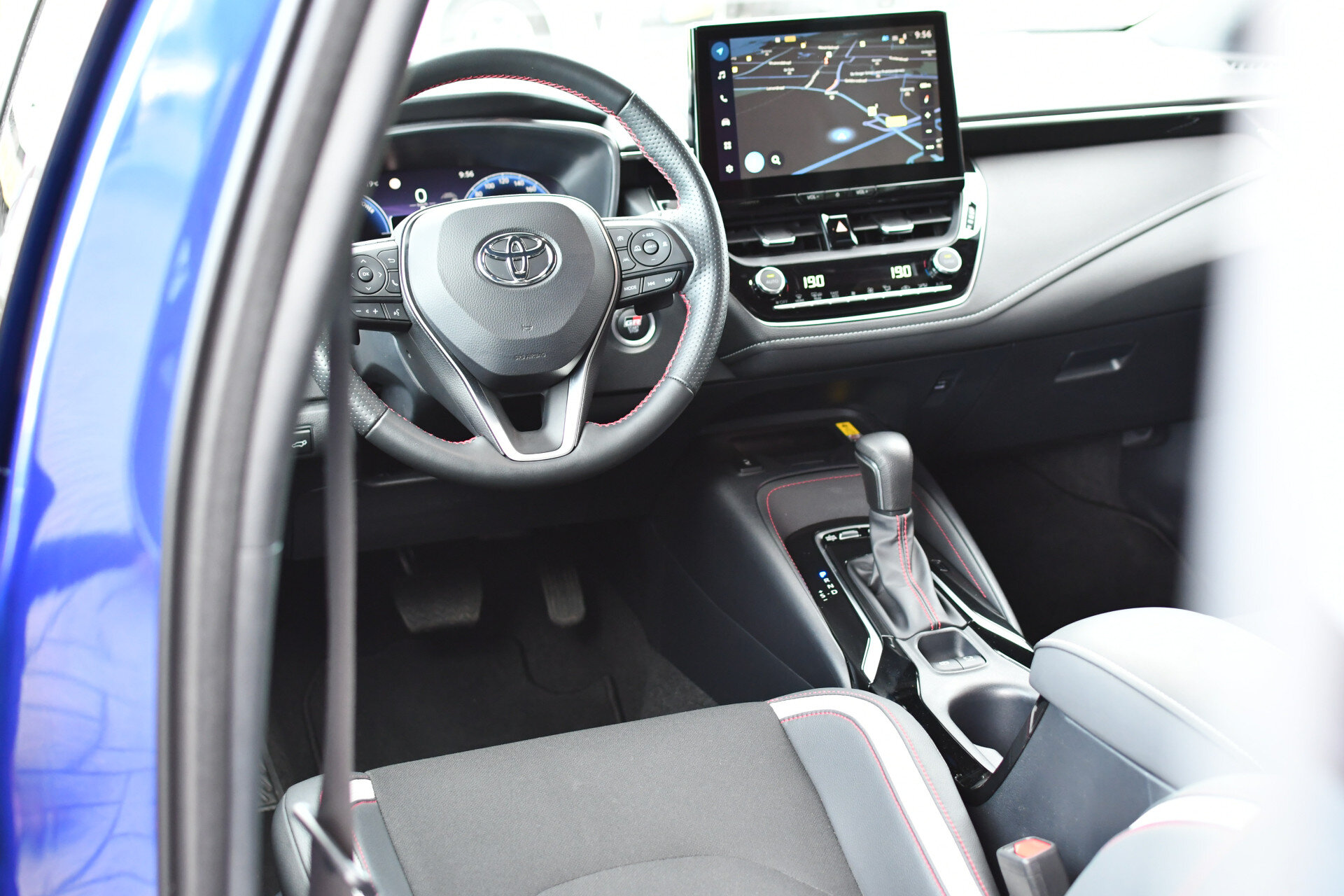 Toyota Corolla Touring Sports Hybrid 200 GR-Sport Plus Limited Automaat 197pk - Afbeelding 2