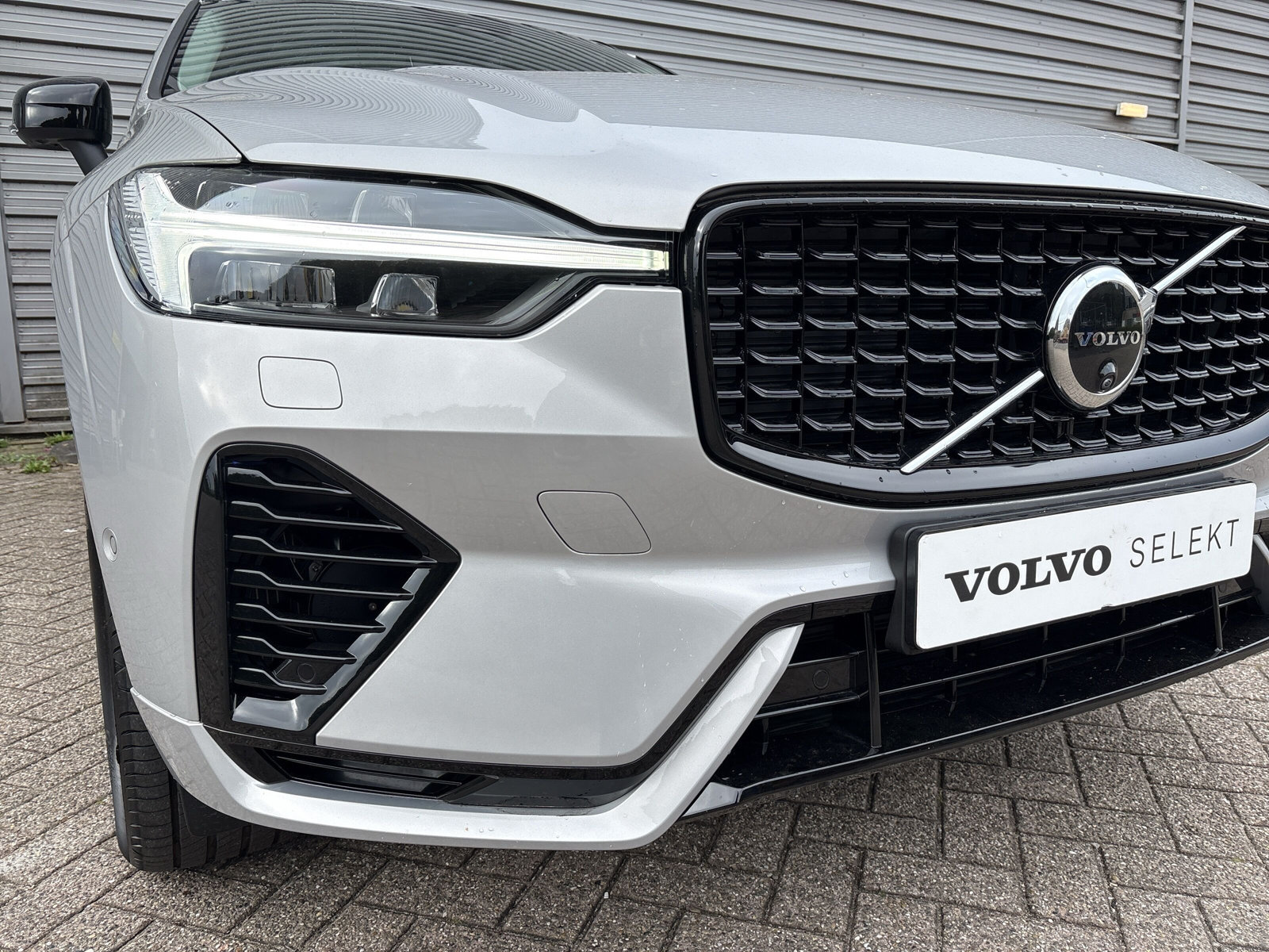 Volvo XC60 T6 Plug-in hybrid AWD Ultra Dark - Afbeelding 4