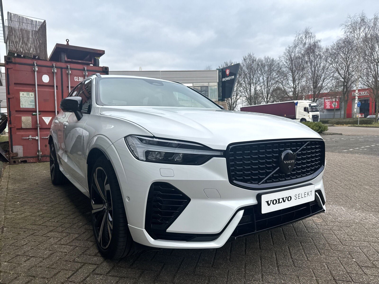 Volvo XC60 T6 350 PK Plug-in hybrid AWD Ultra Dark - Afbeelding 4