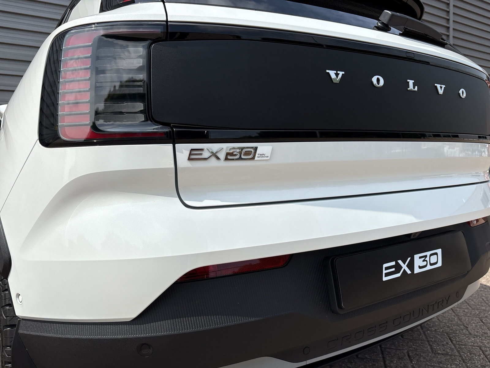Volvo EX30 Cross Country Twin Motor Performance Ultra 69 kWh - Afbeelding 5