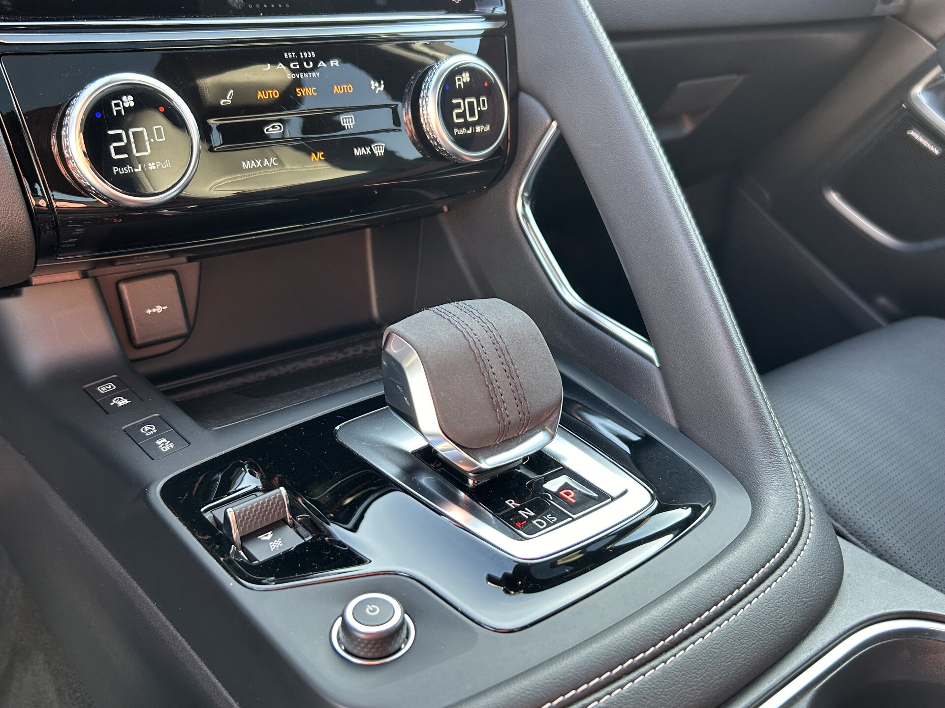 Jaguar E-PACE P300e 309pk AWD R-Dynamic SE - Afbeelding 3