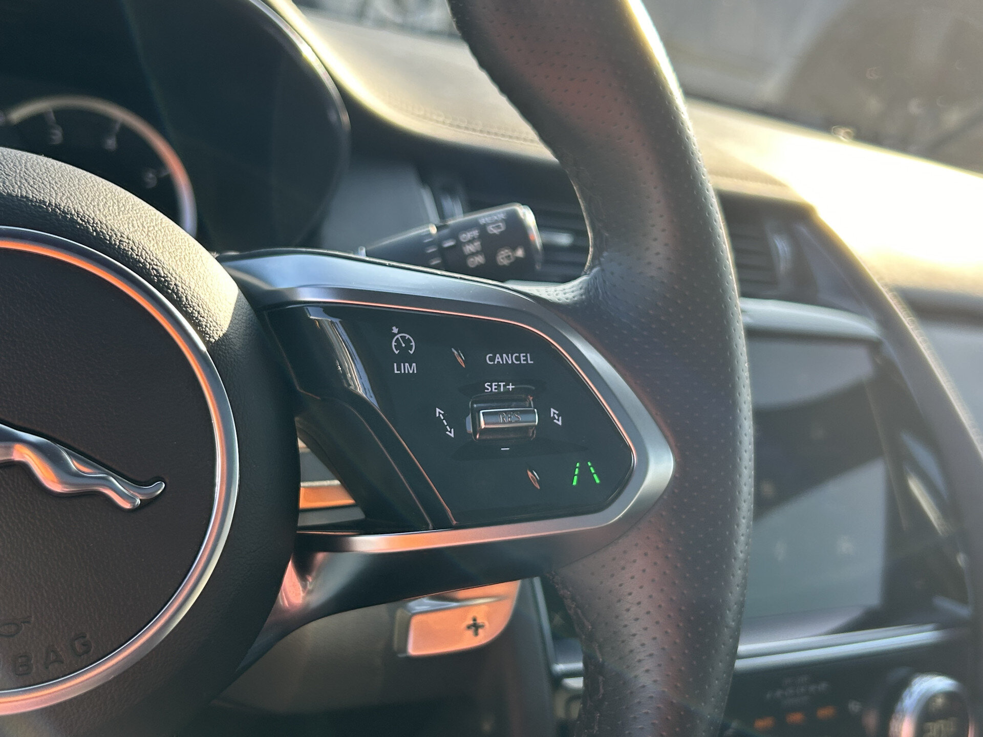 Jaguar E-PACE P300e 309pk AWD R-Dynamic SE - Afbeelding 4