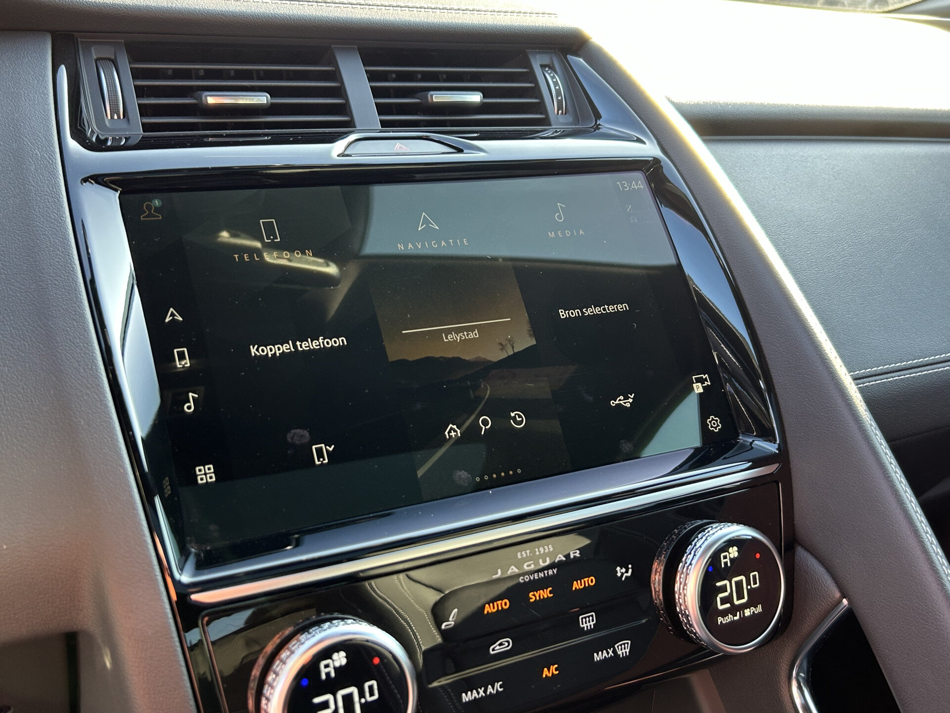 Jaguar E-PACE P300e 309pk AWD R-Dynamic SE - Afbeelding 5