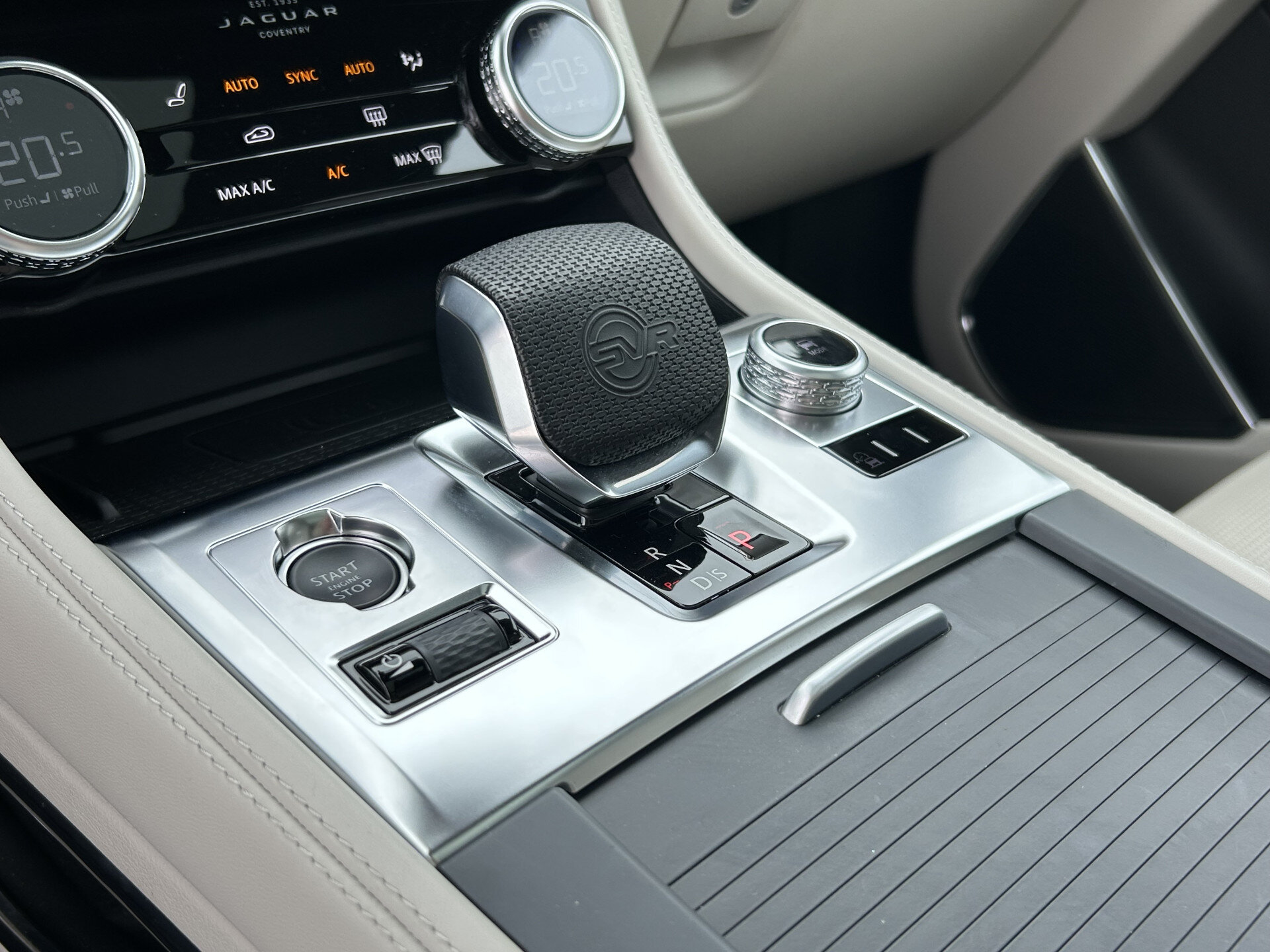 Jaguar F-PACE 5.0 P550 550pk AWD V8 SVR - Afbeelding 3