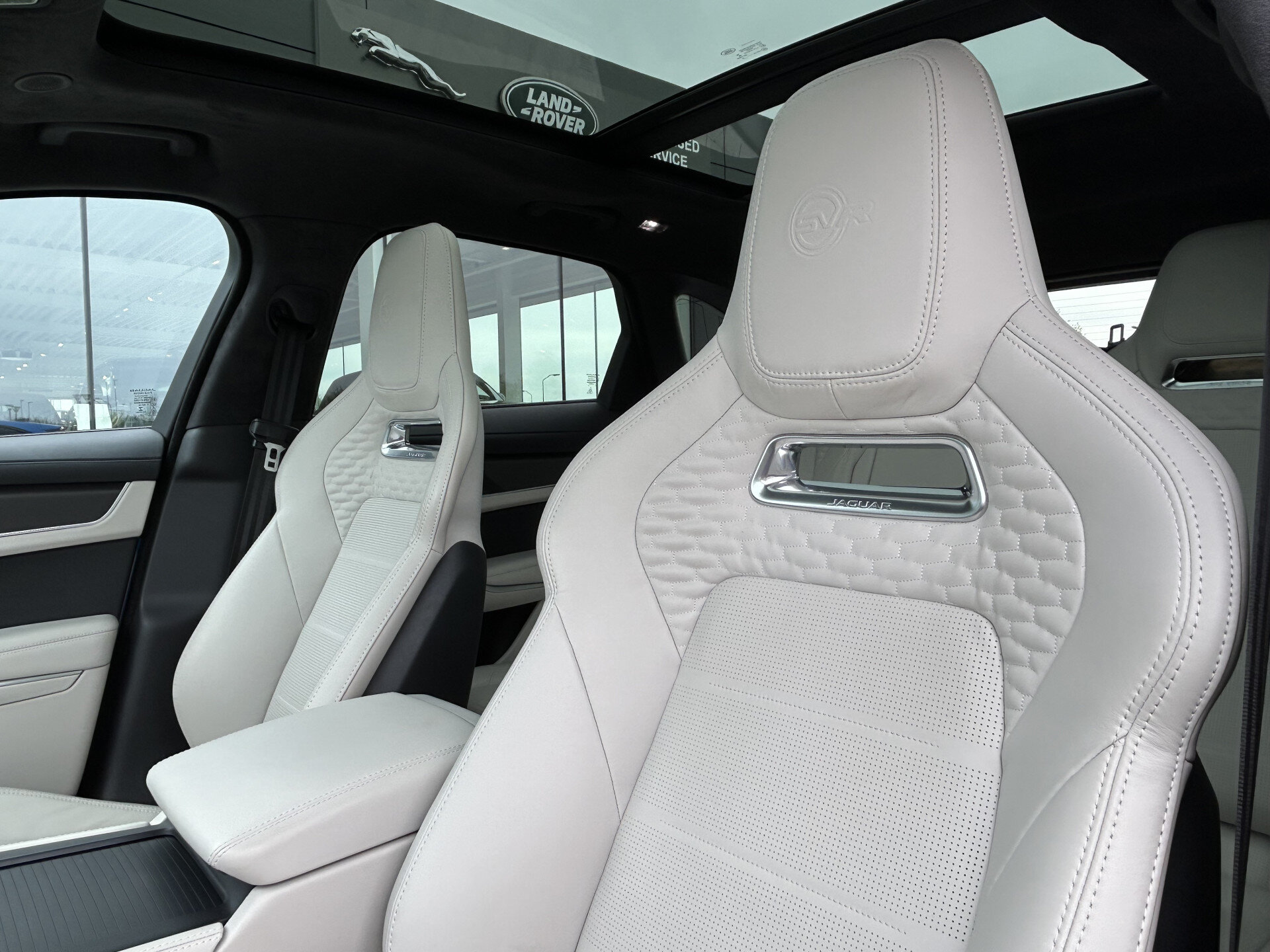 Jaguar F-PACE 5.0 P550 550pk AWD V8 SVR - Afbeelding 4