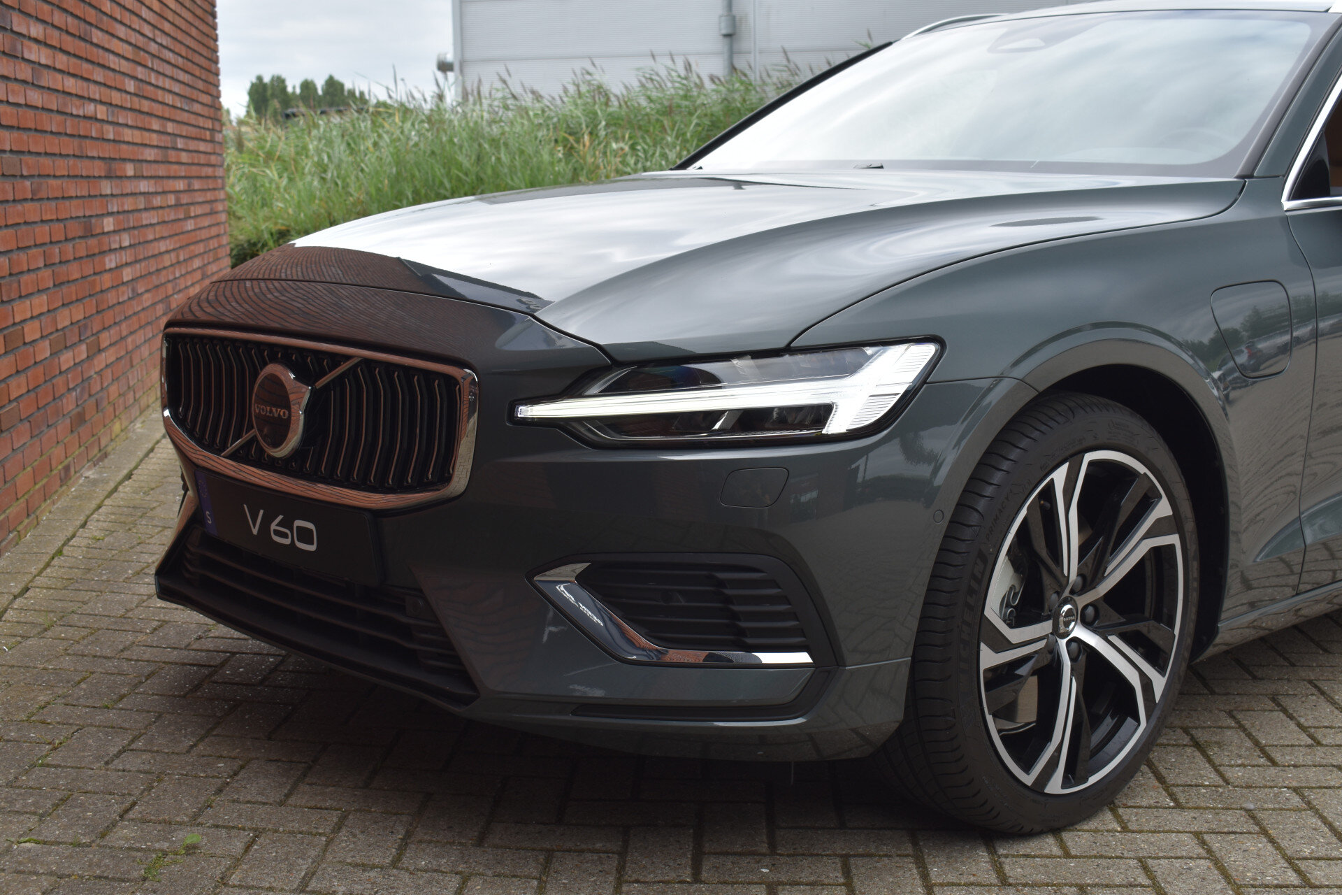 Volvo V60 T6 350PK Plug-in hybrid AWD Ultra Bright - Afbeelding 3